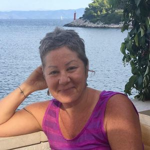 Meet your Posher, Selena